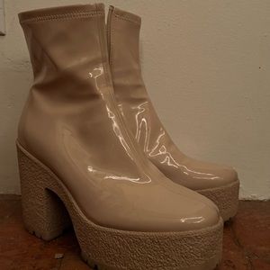 Steve Madden Platform boots
